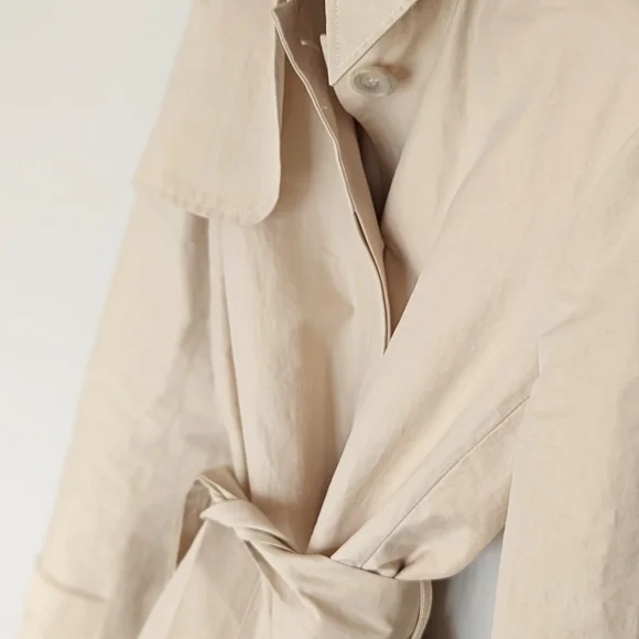 Club Monaco Ivory Spring Trench - Picture 4 of 11